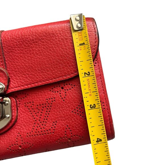 Louis Vuitton Amelia Red Monogram Mahina Leather Wallet - Picture 11 of 16